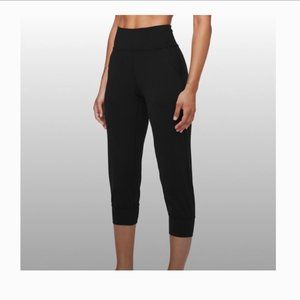 Lululemon align joggers cropped - Size: 4 | Color: Black
